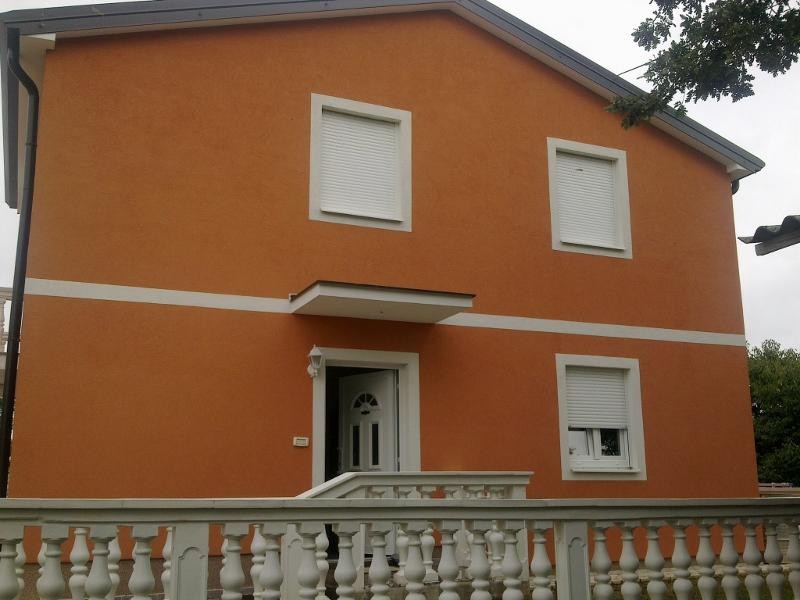 дом в Новиград